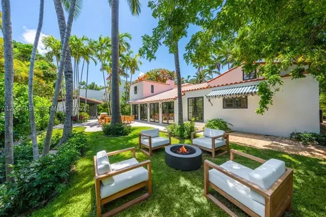 4727 N Bay Road Miami Beach FL 33140