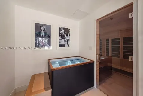 4727 N Bay Road Miami Beach FL 33140