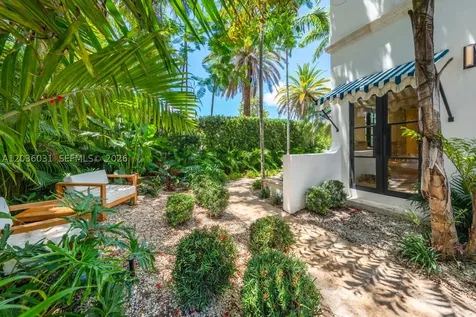4727 N Bay Road Miami Beach FL 33140
