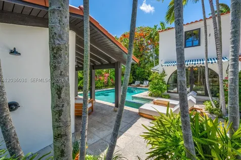 4727 N Bay Road Miami Beach FL 33140