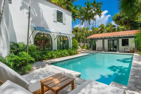 4727 N Bay Road Miami Beach FL 33140