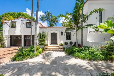 4727 N Bay Road Miami Beach FL 33140