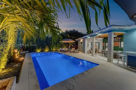 1201 SW 92nd Avenue Miami FL 33174