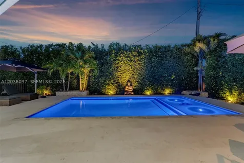 1201 SW 92nd Avenue Miami FL 33174