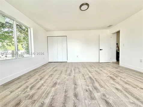 1629 NW 40th Street Miami FL 33142