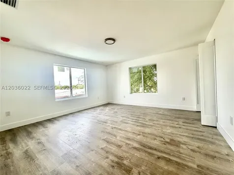 1629 NW 40th Street Miami FL 33142