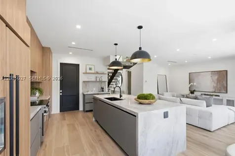 555 Catalonia Avenue Coral Gables FL 33134