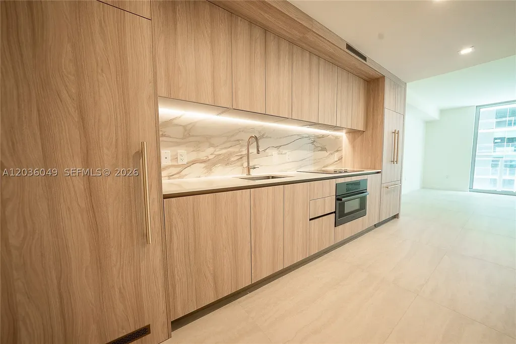 77 SE 5th Street Miami FL 33131