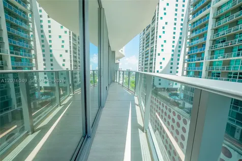 77 SE 5th Street Miami FL 33131