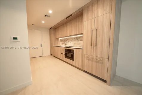 77 SE 5th Street Miami FL 33131