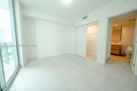 77 SE 5th Street Miami FL 33131