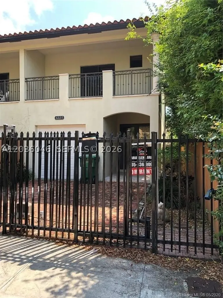 3227 Gifford Lane Miami FL 33133