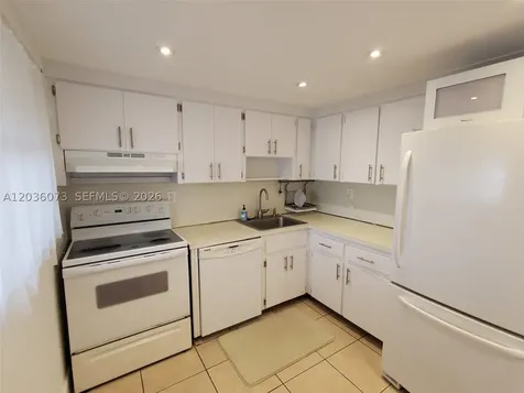 7900 Tatum Waterway Drive Miami Beach FL 33141