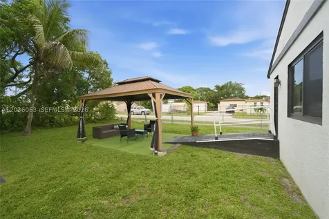 5001 SW 21st Street West Park FL 33023