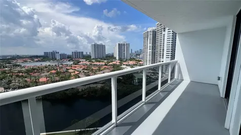 20505 E Country Club Drive Aventura FL 33180