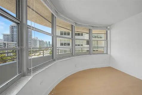 5555 Collins Avenue Miami Beach FL 33140