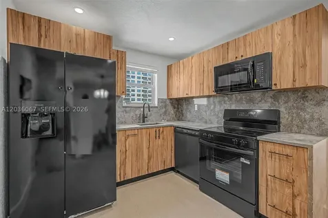 5555 Collins Avenue Miami Beach FL 33140