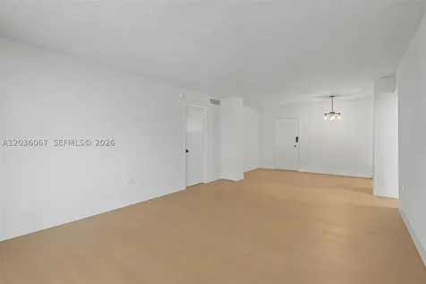 5555 Collins Avenue Miami Beach FL 33140