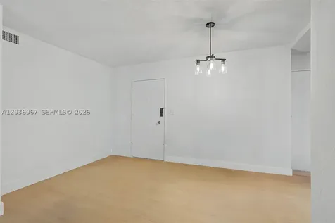 5555 Collins Avenue Miami Beach FL 33140