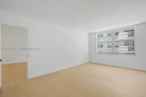 5555 Collins Avenue Miami Beach FL 33140