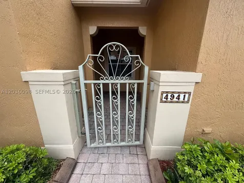 4941 Tradewinds Terrace Dania Beach FL 33312