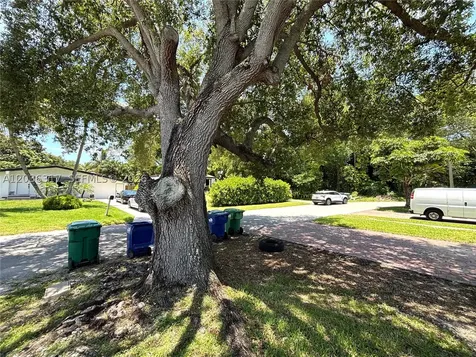 247 NE 118th Street Miami FL 33161