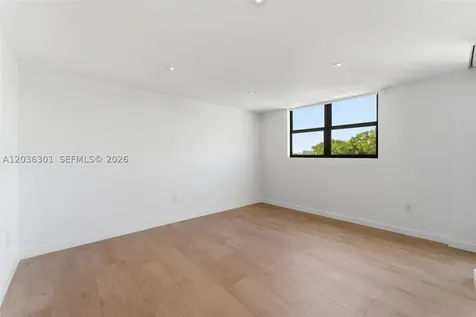 801 N Venetian Drive Miami FL 33139
