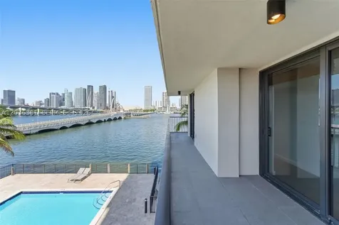 801 N Venetian Drive Miami FL 33139