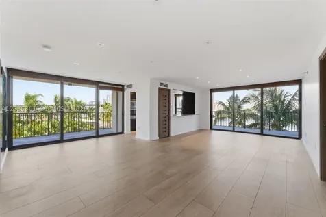 801 N Venetian Drive Miami FL 33139