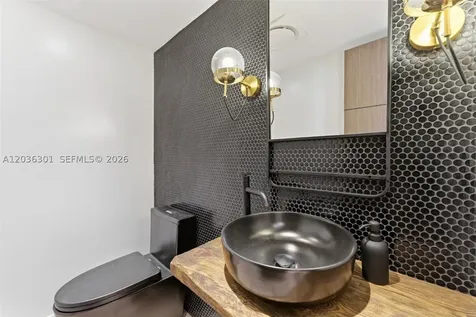 801 N Venetian Drive Miami FL 33139