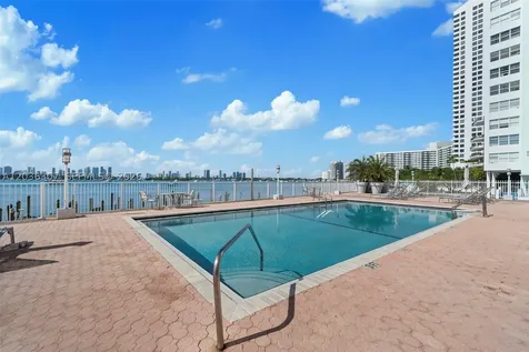 1228 West Avenue Miami Beach FL 33139