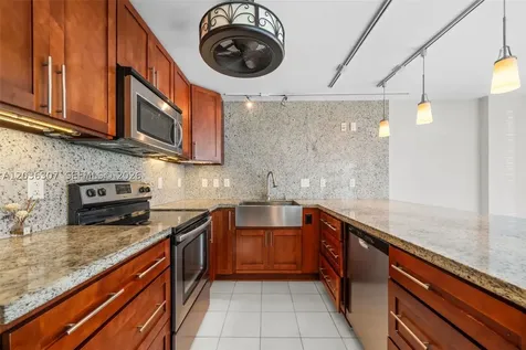 1228 West Avenue Miami Beach FL 33139