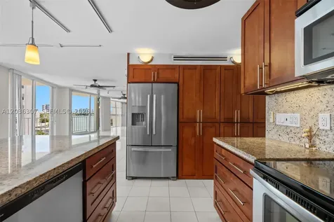 1228 West Avenue Miami Beach FL 33139