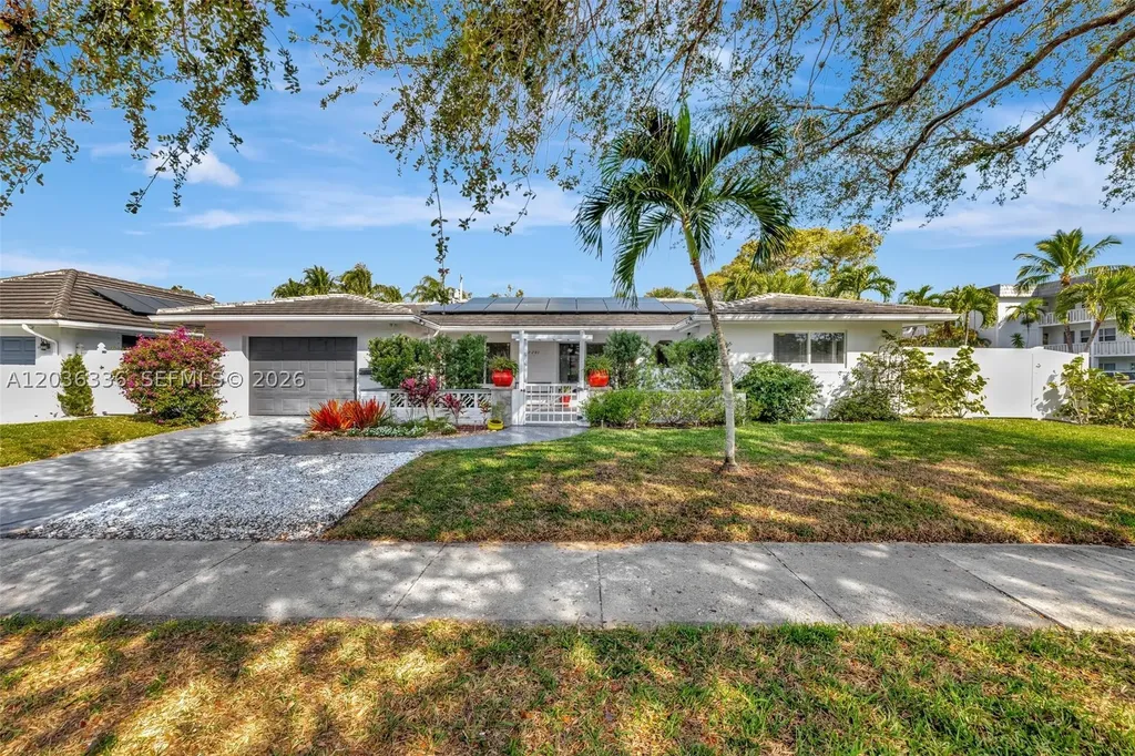 2261 NE 62nd Street Fort Lauderdale FL 33308