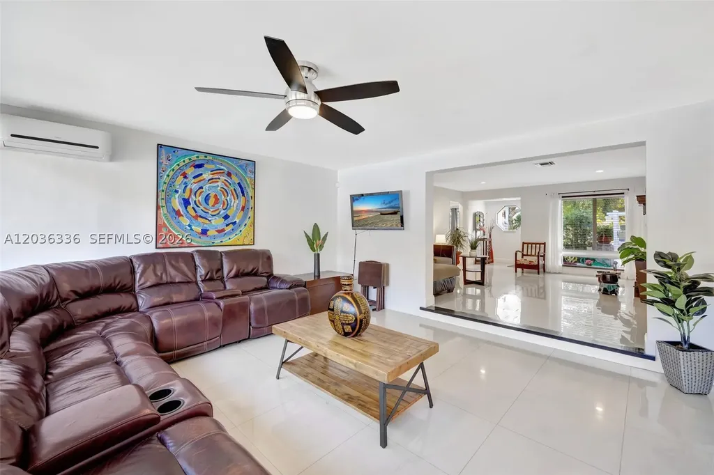 2261 NE 62nd Street Fort Lauderdale FL 33308