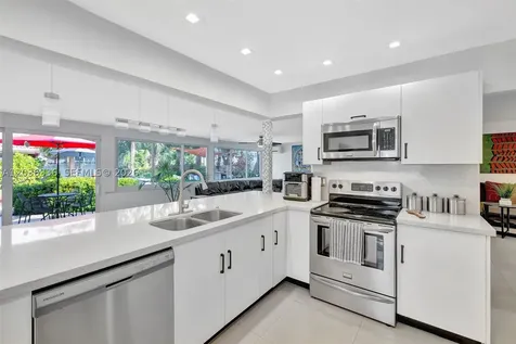 2261 NE 62nd Street Fort Lauderdale FL 33308