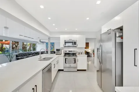 2261 NE 62nd Street Fort Lauderdale FL 33308