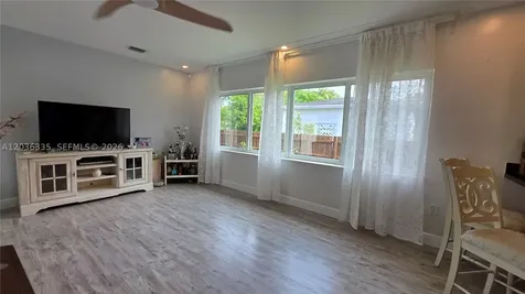 390 NE 127th Street North Miami FL 33161