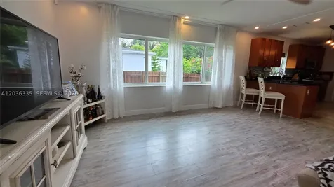 390 NE 127th Street North Miami FL 33161