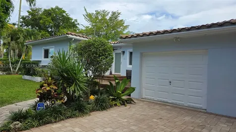 390 NE 127th Street North Miami FL 33161