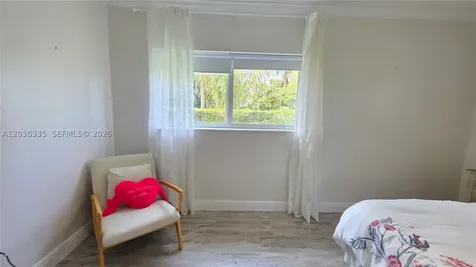 390 NE 127th Street North Miami FL 33161