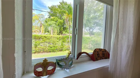 390 NE 127th Street North Miami FL 33161