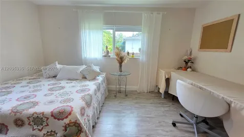 390 NE 127th Street North Miami FL 33161