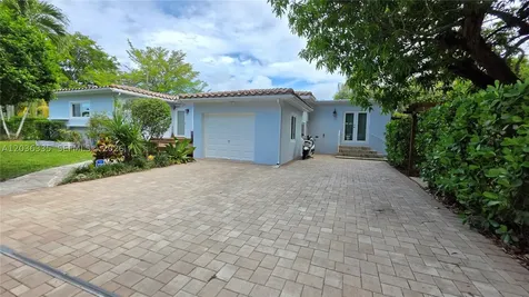 390 NE 127th Street North Miami FL 33161