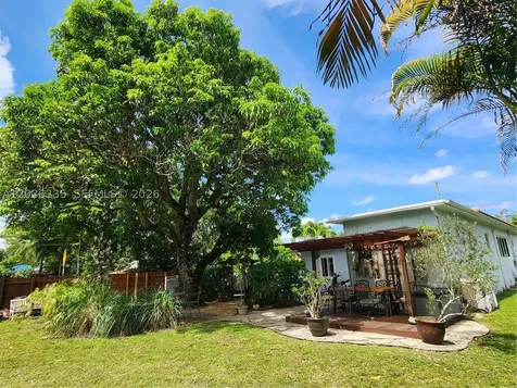 390 NE 127th Street North Miami FL 33161