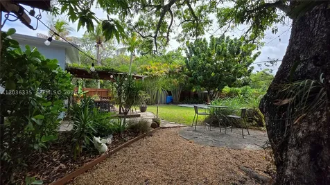 390 NE 127th Street North Miami FL 33161