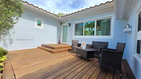 390 NE 127th Street North Miami FL 33161
