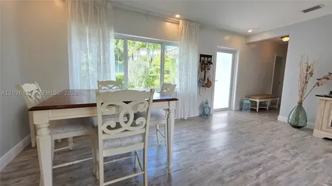 390 NE 127th Street North Miami FL 33161