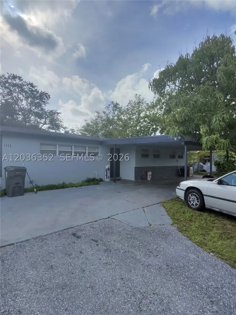 5652 Parke Avenue West Palm Beach FL 33407