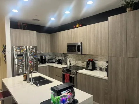 7117 NW 103rd Path Doral FL 33178